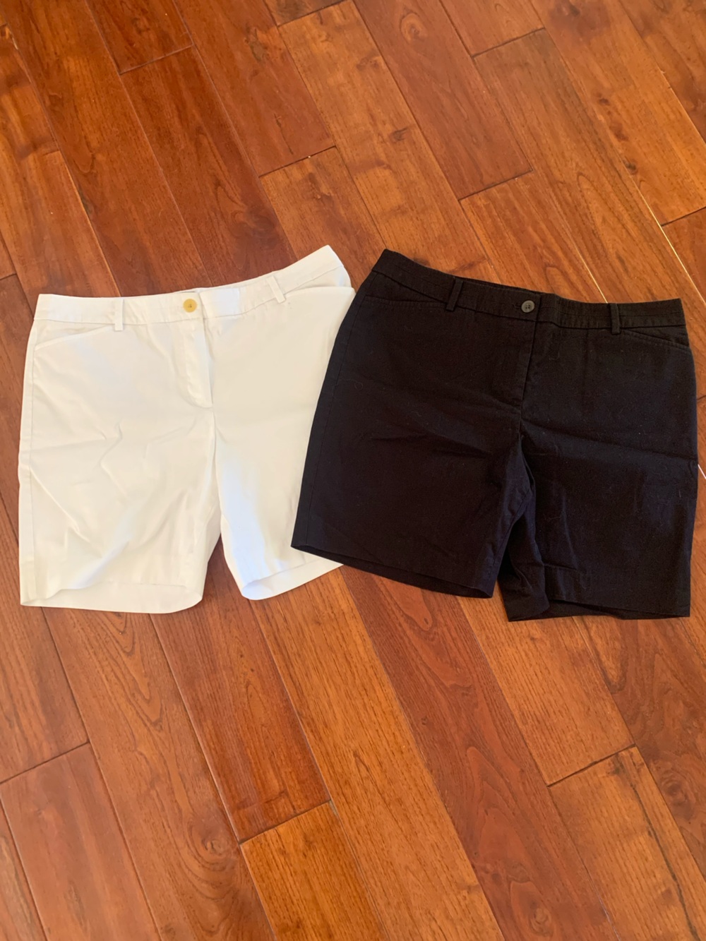 Talbots Size 10 The Perfect Short Lot Black White 6.5" Inseam Classic Minimalist